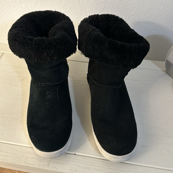 Ugg Black boot - Picture 2 of 7